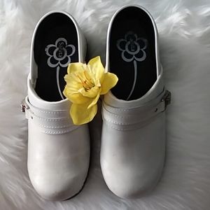 SANITA NURSING SHOES GIVE AN OFFER SIZE 9 DENMARK